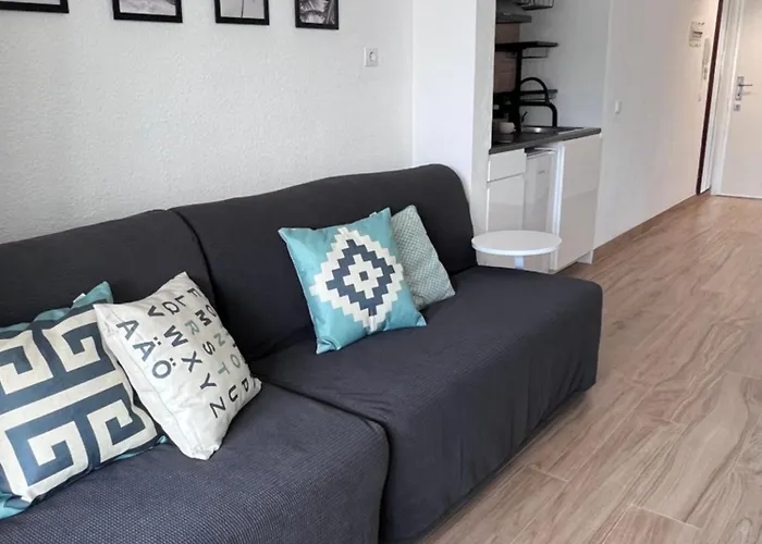 Апарт-отель Quiet Front Салоу